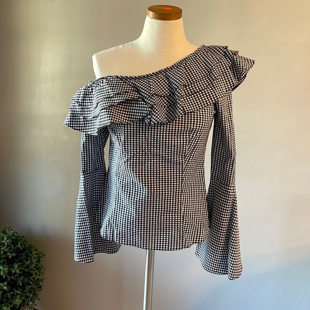SCRIPTED BLOUSE, CHECKERED PATTERN ONE OFF SHOULDER ruffled LONG SLEEVE SZ S